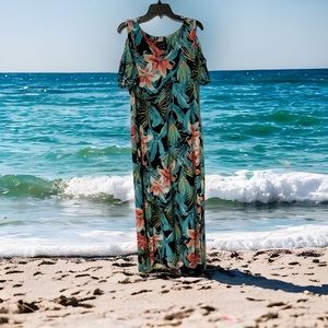 Beach-worthy Floral Maxi Dress